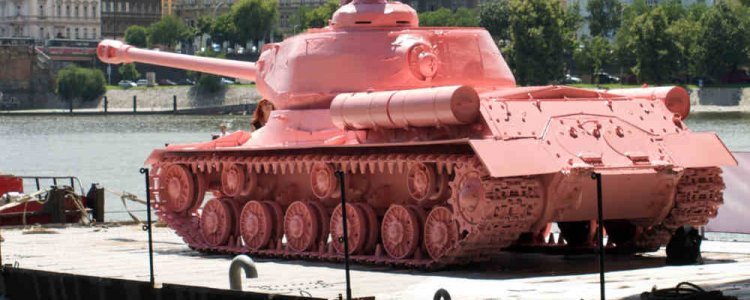 ruzovy-tank-475.jpg