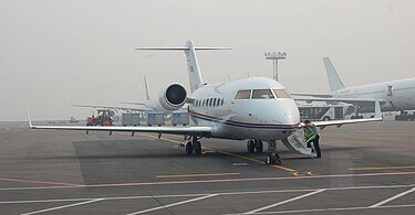 375px-Bombardier_Challenger_604_at_Shere