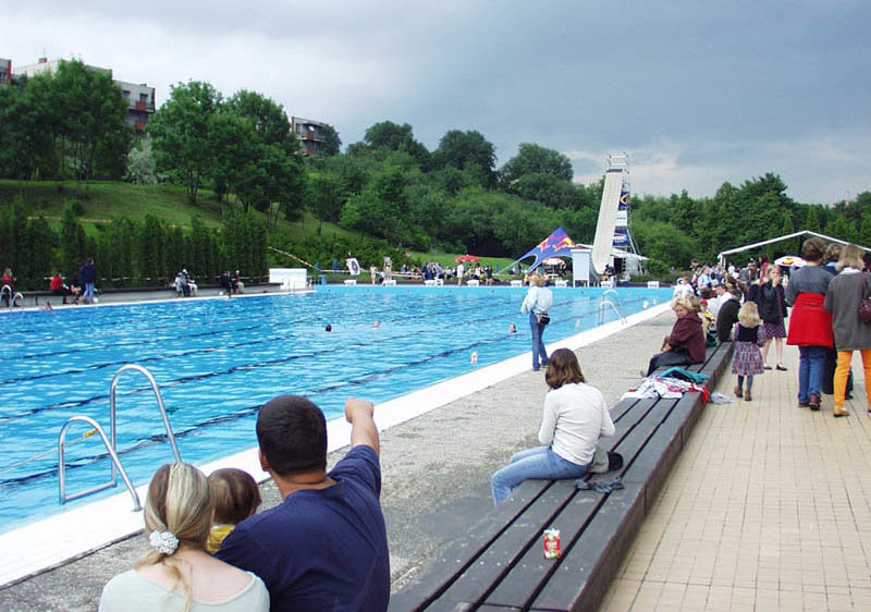 Открытый бассейн в Праге Petynka