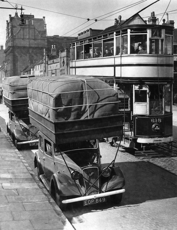 Такси с газовыми баллонами, 1940 год, Лондон.jpg